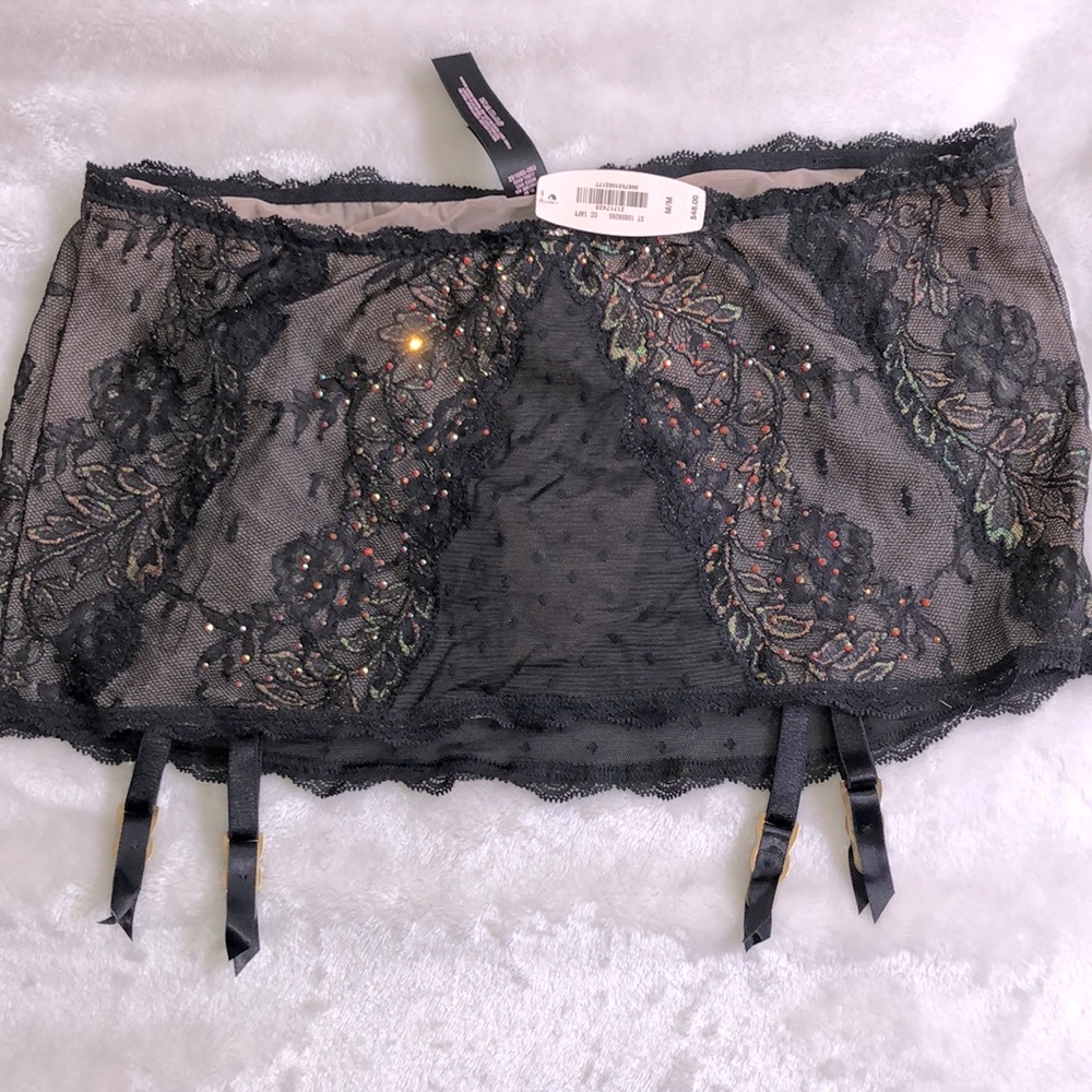 NWT Victoria’s Secret Black Lace & Rhinestone Garter Belt/Skirt - Size M